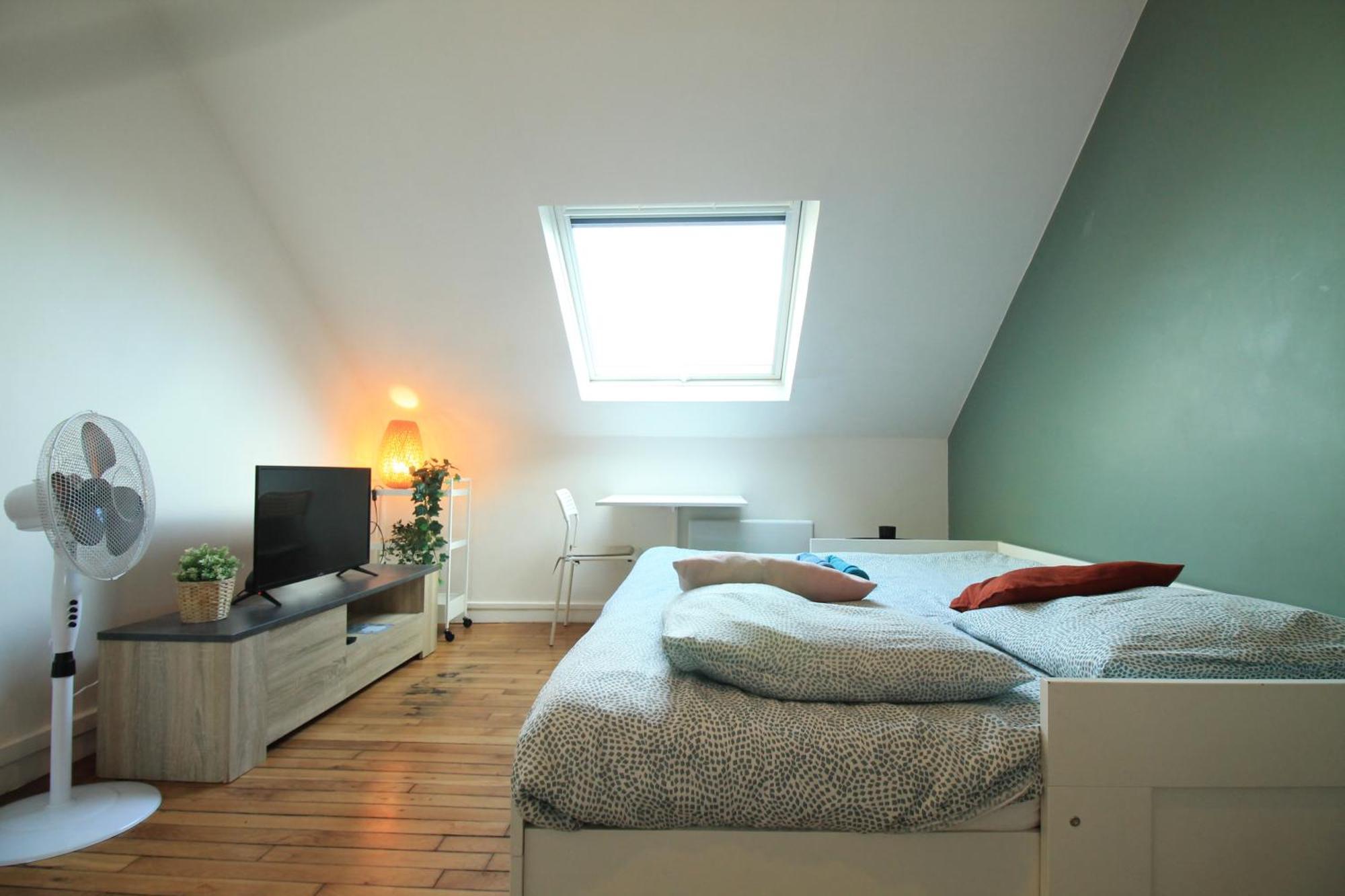 Disponible - Appartement Entier - 10Mn Rer B Aeroport Cdg - Paris Gare Du Nord, T11 Express, Le Bourget, Tout Equipe, Netflix Gratuit, 3 Personnes, 4Eme Etage, Escaliers, Parc Des Expositions, Parking Rue Gratuit Apres 19H Drancy Exterior foto